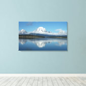 Mount Moran weerspiegeling bij Grand Teton Canvas Afdruk (Insitu (Houten vloer))