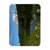 Mount Rainier Lake Reflectie met Wildflower Magneet (Verticaal)