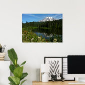 Mount Rainier Lake Reflectie met Wildflower Poster (Thuiskantoor)