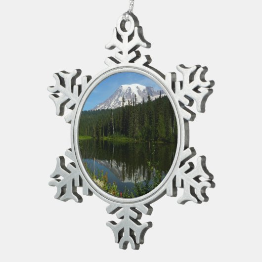 Mount Rainier Lake Reflectie met Wildflower Tin Sneeuwvlok Ornament (Rechts)
