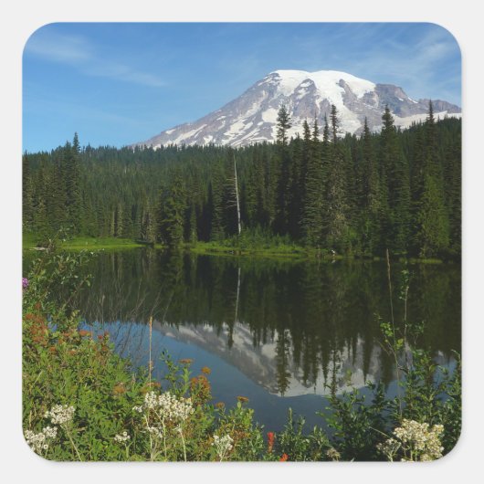 Mount Rainier Lake Reflectie met Wildflower Vierkante Sticker (Voorkant)