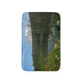 Mount Rainier-meerreflectie met wilde bloemen Badmat (Voorkant Verticaal)