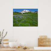 Mount Rainier met paarse lupine Poster (Keuken)