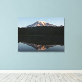 Mount Rainier Reflecteerde Sunrise I Canvas Afdruk (Insitu (Houten vloer))