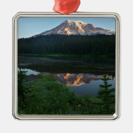 Mount Rainier Reflecteerde Sunrise II Metalen Ornament (Voorkant)