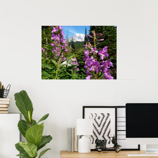 Mount Rainier tussen Paarse Phlox-bloemen Poster (Thuiskantoor)