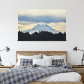 Mount Rainier vanaf West Bay Drive, Olympia, WA Canvas Afdruk (Insitu (Slaapkamer))