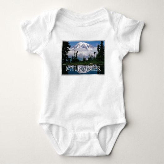 Mount Rainier | Weergave in een bergvijver Romper (Voorkant)