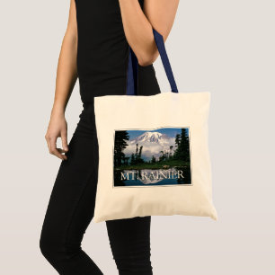 Mount Rainier Weergave in een bergvijver Tote Bag