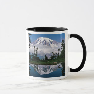 Mount Rainier weerspiegeld in een bergmeertje Mok