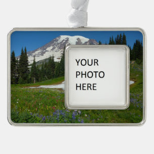Mount Rainier, Wilde Bloemen en Sneeuw Verzilverd Omlijst Ornament
