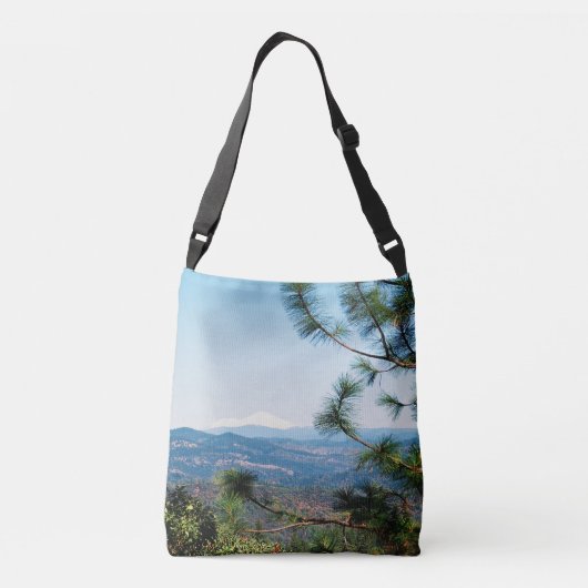 Mount Shasta door de bomen...... Crossbody Tas (Achterkant)