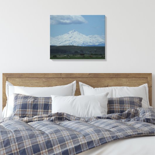 Mount Shasta en vrienden Canvas Afdruk (Insitu (Slaapkamer))