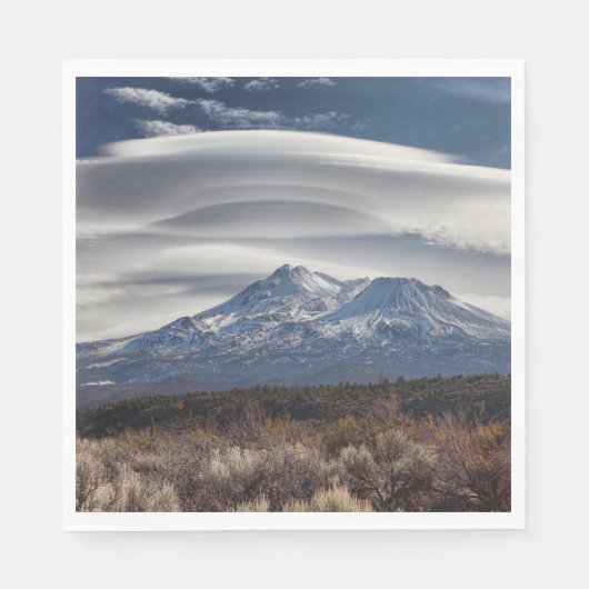 MOUNT SHASTA MET LENTICULAIRE WOLK SERVET (Voorkant)