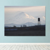 Mount Shasta Zonsondergang in de Sneeuw 1 Canvas Afdruk (Insitu (Houten vloer))