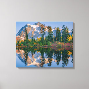 Mount Shuksan weerspiegeld in Reflection Lake Canvas Afdruk