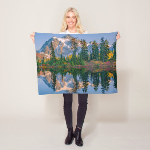 Mount Shuksan weerspiegeld in Reflection Lake Fleece Deken