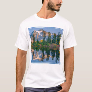 Mount Shuksan weerspiegeld in Reflection Lake T-shirt
