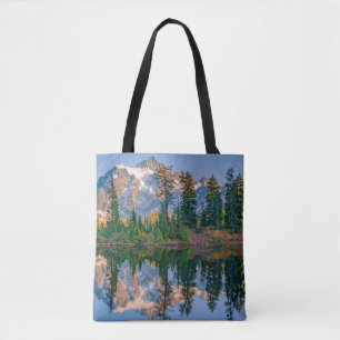Mount Shuksan weerspiegeld in Reflection Lake Tote Bag