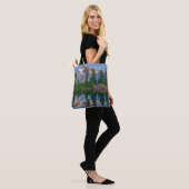 Mount Shuksan weerspiegeld in Reflection Lake Tote Bag (Op model)