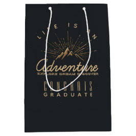 Mountain Adventure Rustic Congrats Afstuderen Medium Cadeauzakje