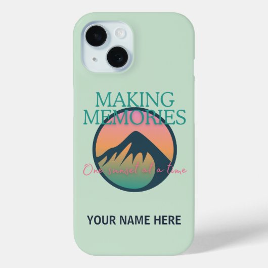 Mountain Adventures Making Memories iPhone 15 Hoes (Achterkant)