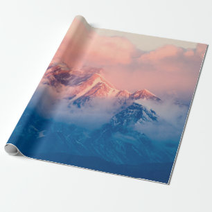 MOUNTAIN BEDEKT MET SNEEUW OP DAG CADEAUPAPIER