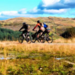 MOUNTAIN BIKING THEEPOT<br><div class="desc">Een waterverf van drie mannen bergfietsen in de Welsh heuvels. com</div>