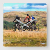MOUNTAIN BIKING VIERKANTE KLOK (Voorkant)
