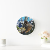 Mountain Black Wolf Resting by Trees Wildlife Art Ronde Klok (Huis)