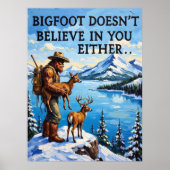 Mountain Contemplation: Sasquatch en de fawn Poster (Voorkant)