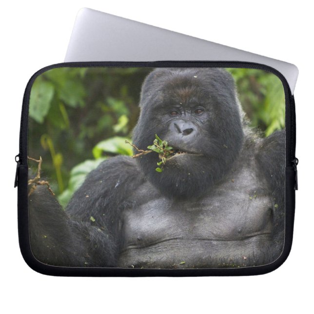 Mountain Gorilla en Silverback Laptop Sleeve (Voorkant)