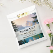 Mountain Lake Gepersonaliseerde Wedding Favoriet T Bedankzakje (Gezegeld)