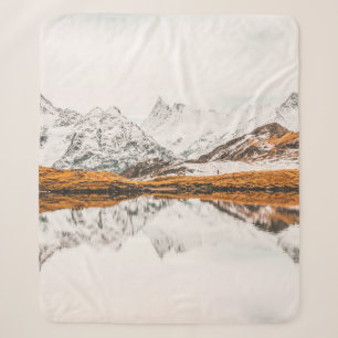 MOUNTAIN MET SNEEUWKOPPELDE ROCKY ONDER CLOUDY SKY SHERPA DEKEN