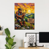 Mountain Myths: De zachte omhelzing van Bigfoot Poster (Thuiskantoor)