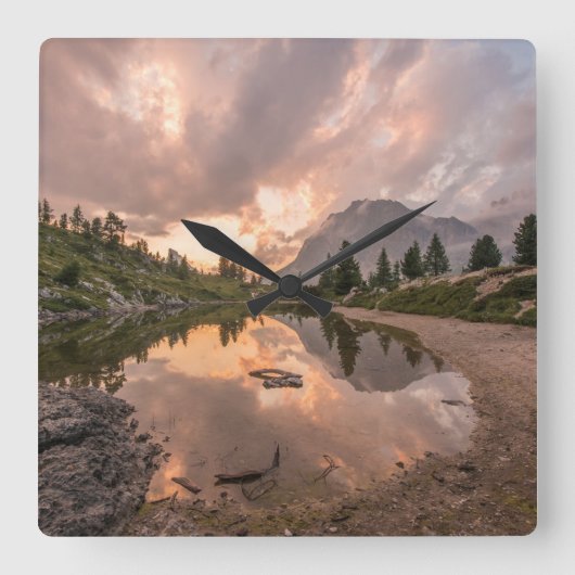 Mountain Pond-wandklok Vierkante Klok (Voorkant)