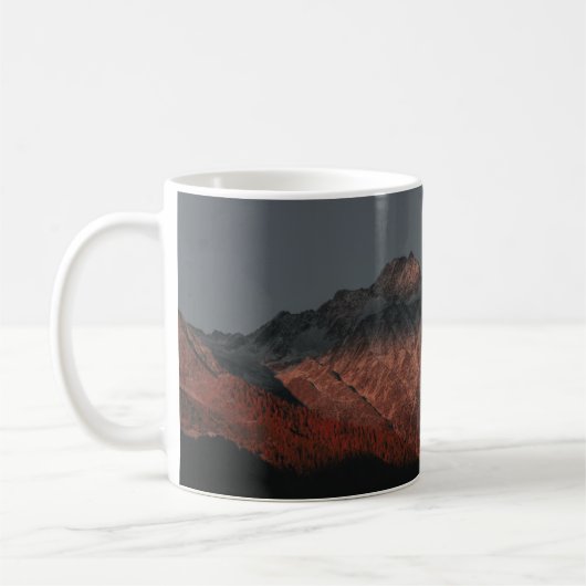 MOUNTAIN RANGE TIJDENS DUSK KOFFIEMOK (Links)