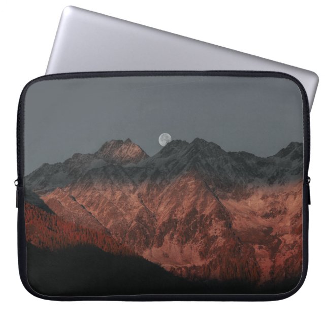 MOUNTAIN RANGE TIJDENS DUSK LAPTOP SLEEVE (Voorkant)
