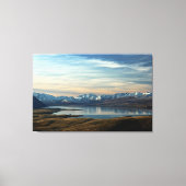 Mountain Reflections – Peaceful Lakeside Horizon Canvas Afdruk (Voorkant)