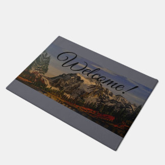 Mountain Scene, van Gary Poling Deurmat