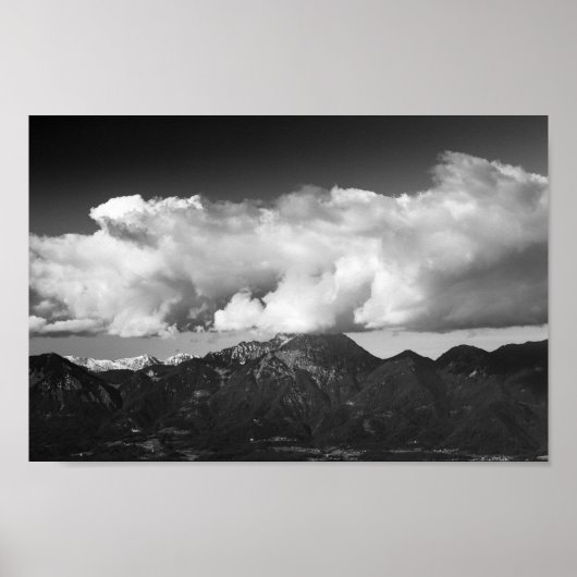 Mountain Storžič, Slovenië onder wolken Poster (Voorkant)