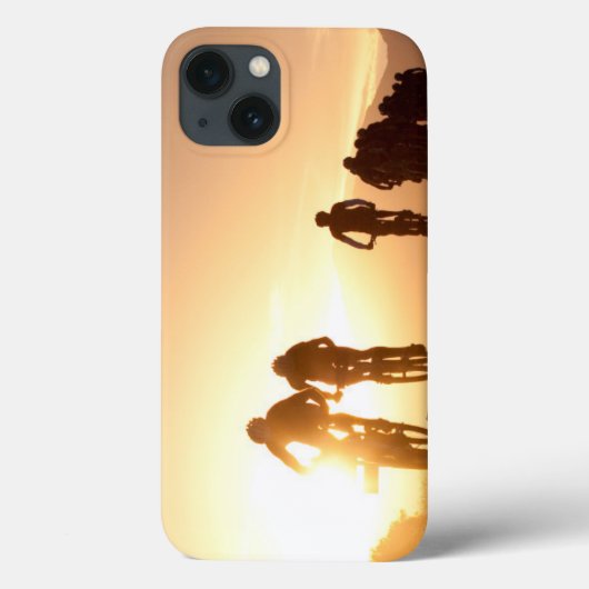 Mountainbikers maken hun weg naar de top Case-Mate iPhone case (Achterkant)