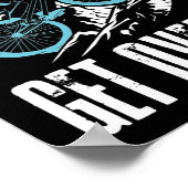 mountainbikes fietsen zijn een heuveltje poster (Hoek)