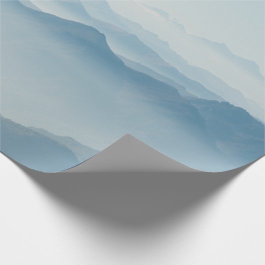MOUNTAINEN DIE BEDEKT ZIJN MET FOGS CADEAUPAPIER (Hoek)