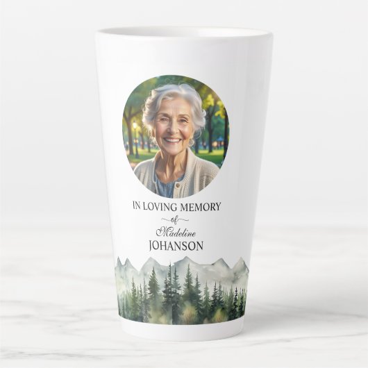 Mountains and Trees Celebration Of Life Keepsake Latte Mok (Voorkant)