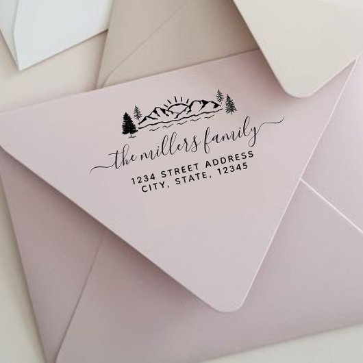 Mountains en Trees Familienaam Return Address Rubberstempel