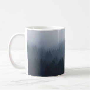 MOUNTATIE MET BOSBOUW IN DE FOG KOFFIEMOK