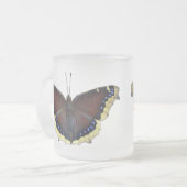 Mourning Cloak Butterfly - Nymphalis antiopa Matglas Koffiemok (Voorkant links)