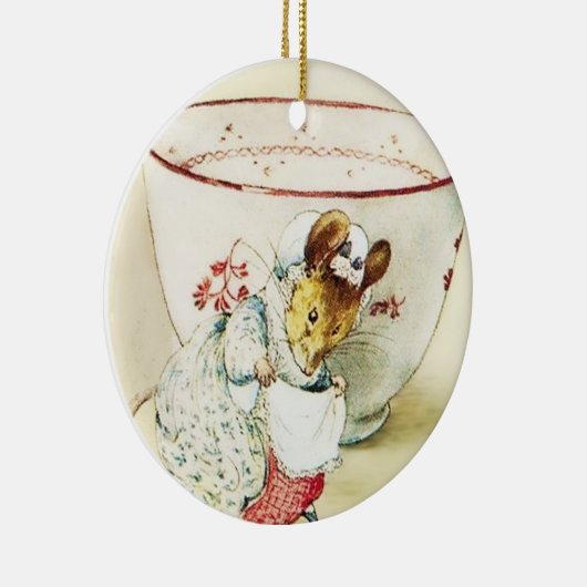 “Mouse Seamstress and Teacup” by Beatrix Potter Keramisch Ornament (Rechts)