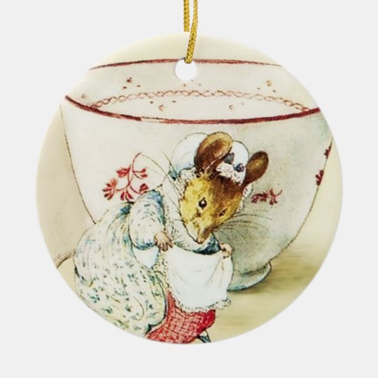 “Mouse Seamstress and Teacup” by Beatrix Potter Keramisch Ornament (Voorkant)